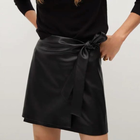 Mango Knot leather-effect mini skirt - Picture 3 of 5